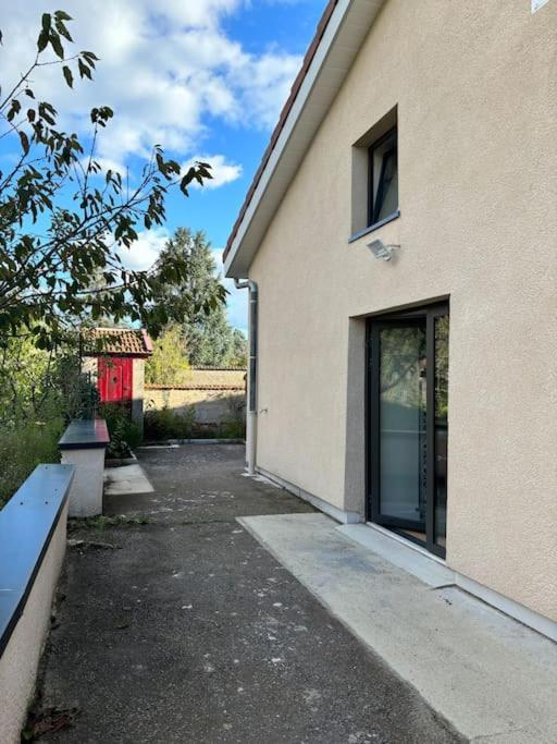 Charmante Maison Renovee Centre-Ville Balbigny Eksteriør billede